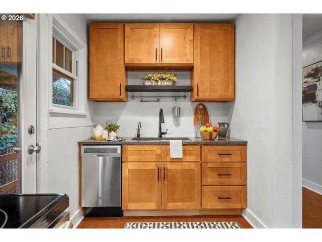 6208 Ne 33RD Ave, Portland, OR 97211