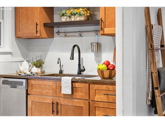 6208 Ne 33RD Ave, Portland, OR 97211