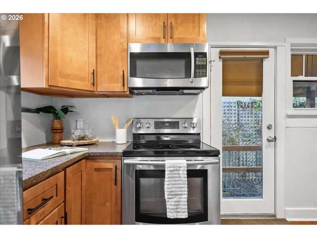 6208 Ne 33RD Ave, Portland, OR 97211