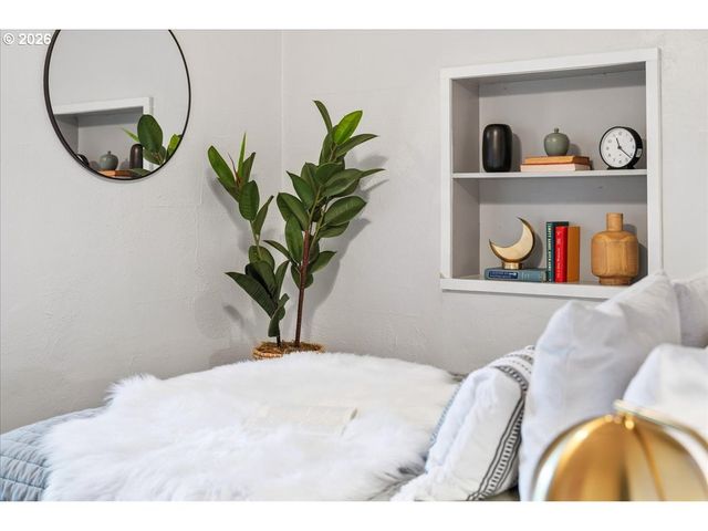 6208 Ne 33RD Ave, Portland, OR 97211