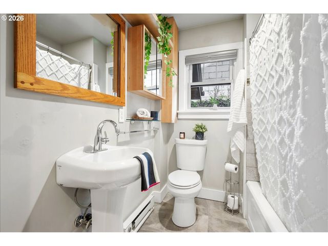 6208 Ne 33RD Ave, Portland, OR 97211