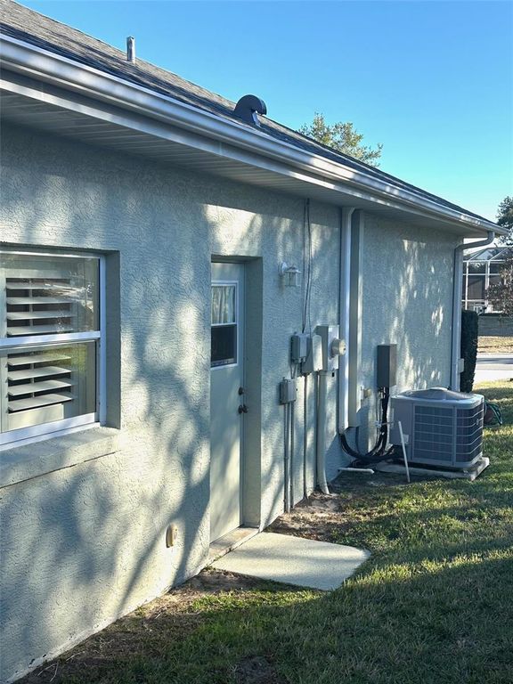 Image 8 of property listing at 251 W REXFORD DRIVE, Beverly Hills, FL 34465