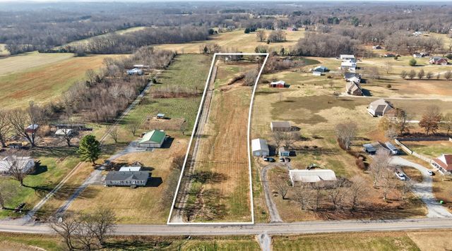 322 Shun Pike, Cottontown, TN 37048