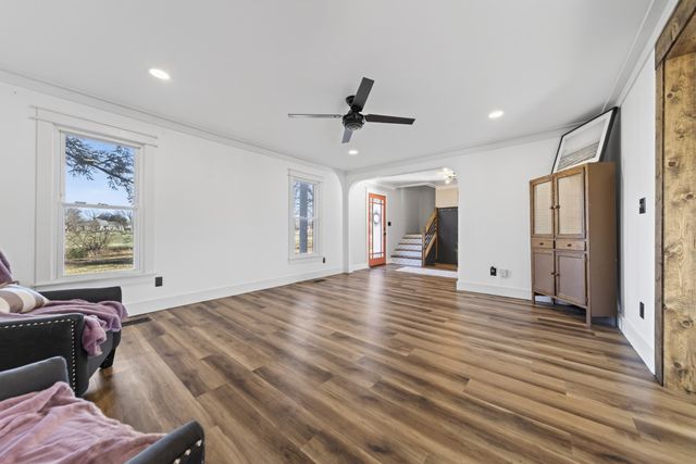 322 Shun Pike, Cottontown, TN 37048