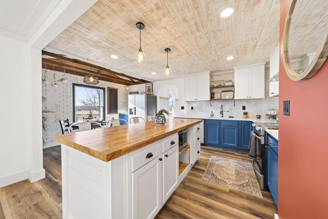 322 Shun Pike, Cottontown, TN 37048