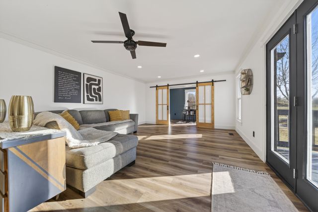 322 Shun Pike, Cottontown, TN 37048