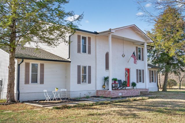 322 Shun Pike, Cottontown, TN 37048