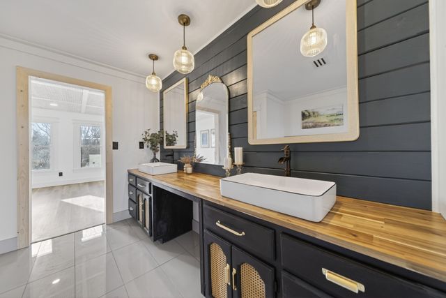 322 Shun Pike, Cottontown, TN 37048