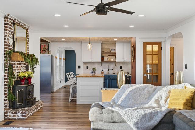 322 Shun Pike, Cottontown, TN 37048