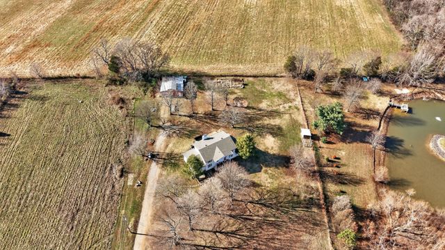 322 Shun Pike, Cottontown, TN 37048