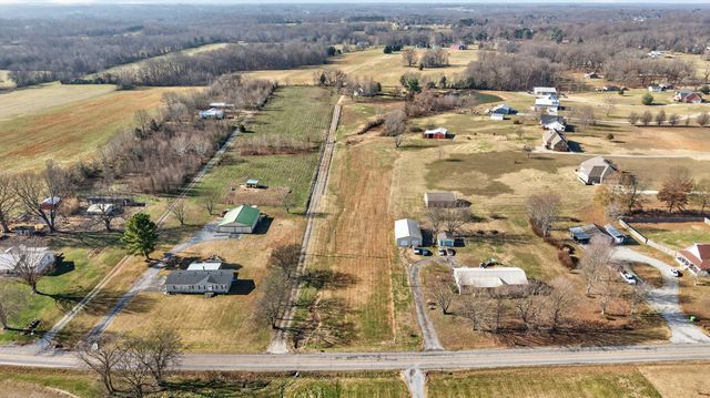 322 Shun Pike, Cottontown, TN 37048