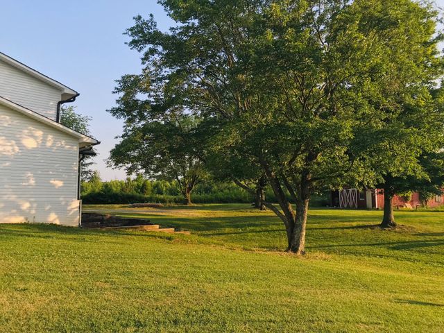 322 Shun Pike, Cottontown, TN 37048