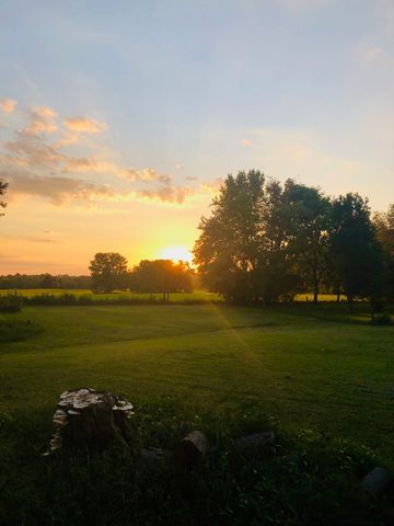 322 Shun Pike, Cottontown, TN 37048