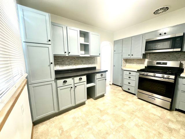 2209 Berry Avenue, Ottawa, IL 61350