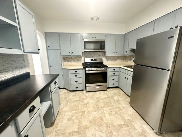 2209 Berry Avenue, Ottawa, IL 61350