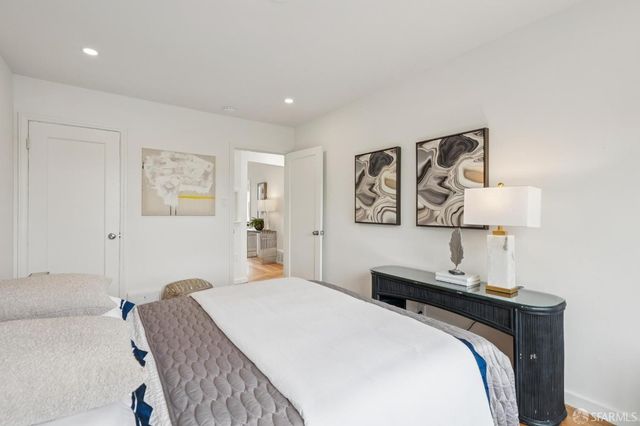 1320 Hawes Street, San Francisco, CA 94124