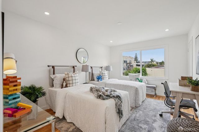 1320 Hawes Street, San Francisco, CA 94124