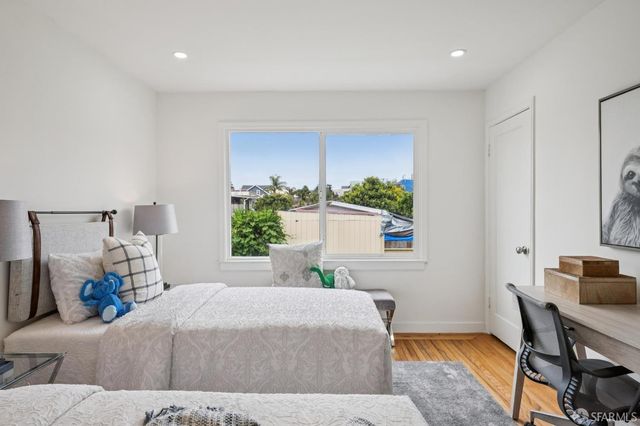 1320 Hawes Street, San Francisco, CA 94124