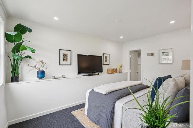 1320 Hawes Street, San Francisco, CA 94124