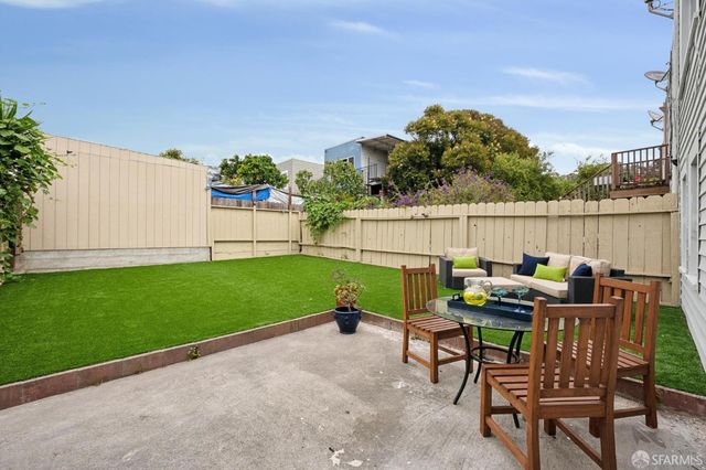 1320 Hawes Street, San Francisco, CA 94124