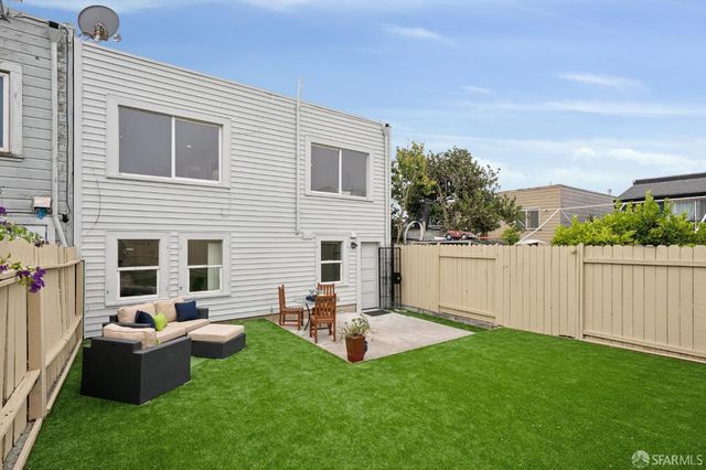 1320 Hawes Street, San Francisco, CA 94124