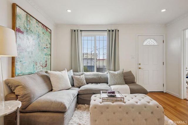 1320 Hawes Street, San Francisco, CA 94124