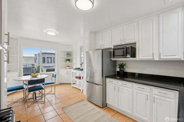 1320 Hawes Street, San Francisco, CA 94124
