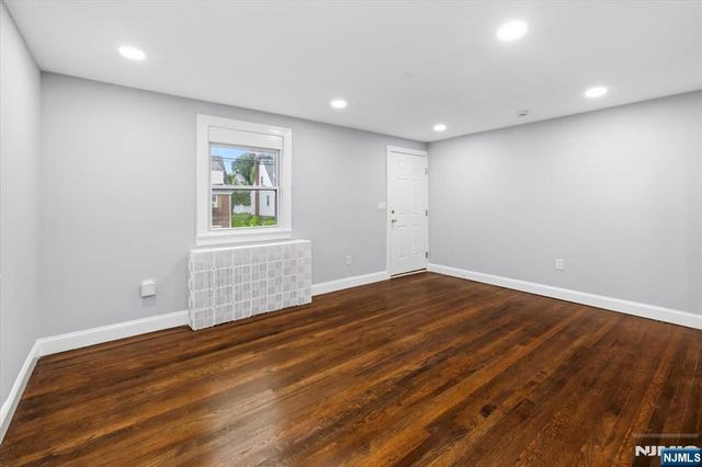 3-17 31st Street, Fair Lawn, NJ 07410