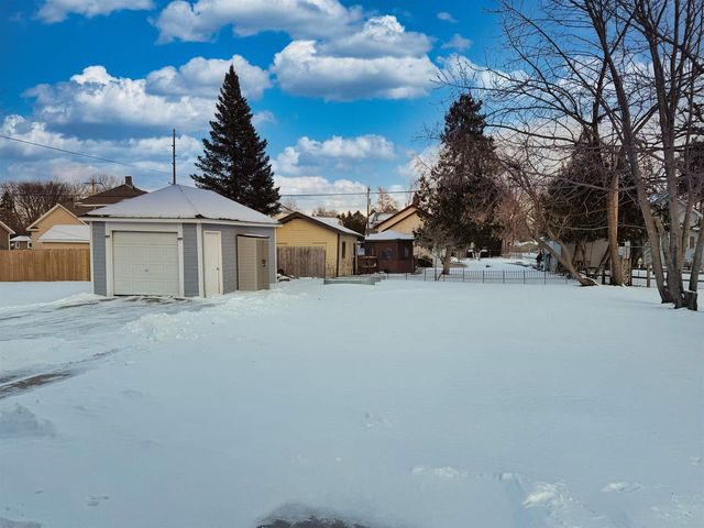 926 EASTMAN STREET, Oshkosh, WI 54901