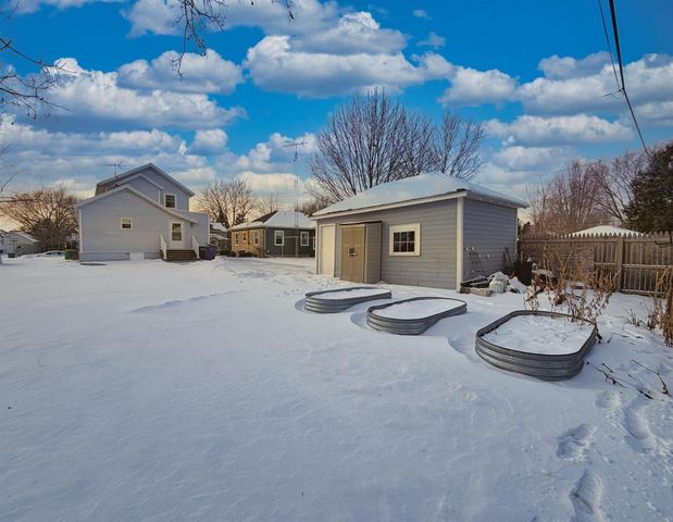 926 EASTMAN STREET, Oshkosh, WI 54901