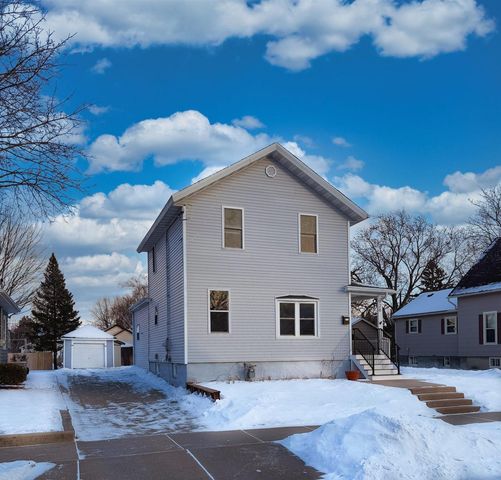 926 EASTMAN STREET, Oshkosh, WI 54901