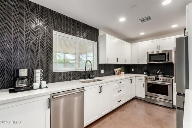 4735 N 24TH Street, Phoenix, AZ 85016