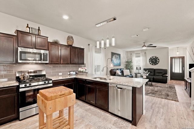 6007 Akin Quay, San Antonio, TX 78261