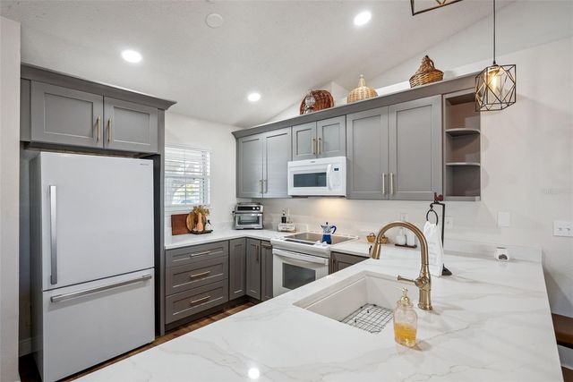 2500 COURTLAND BOULEVARD, Deltona, FL 32738