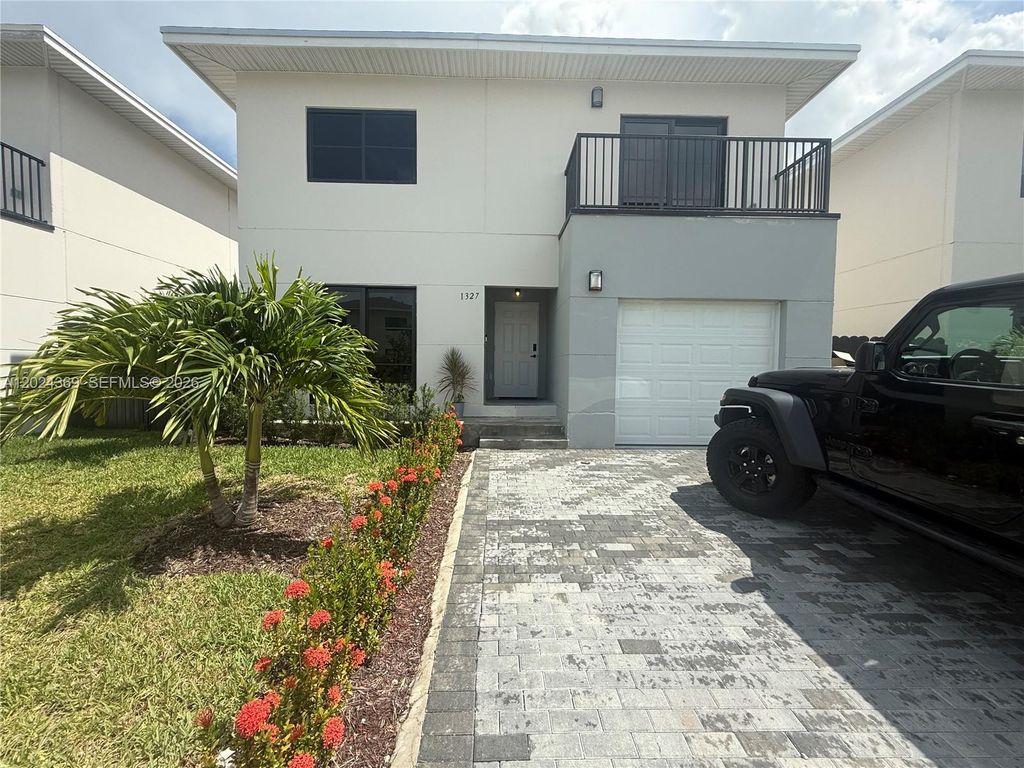 1327 NW 2nd Lane, Florida City, FL 33034