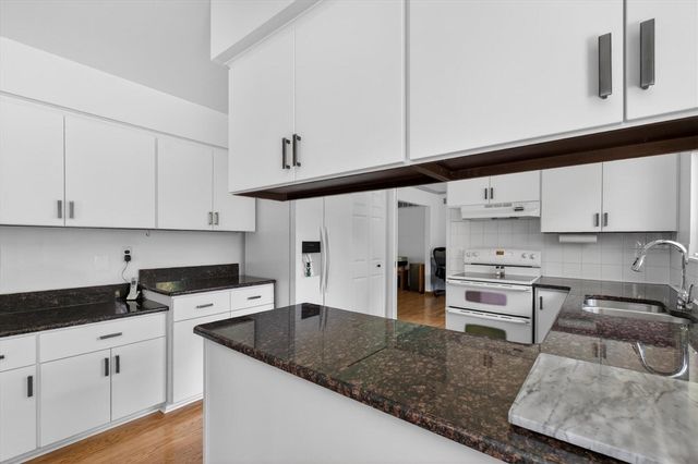 42231 Ladywood Drive, Northville, MI 48168