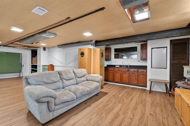 42231 Ladywood Drive, Northville, MI 48168