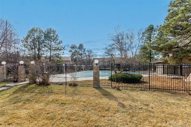 1863 S Pitkin Circle B, Aurora, CO 80017