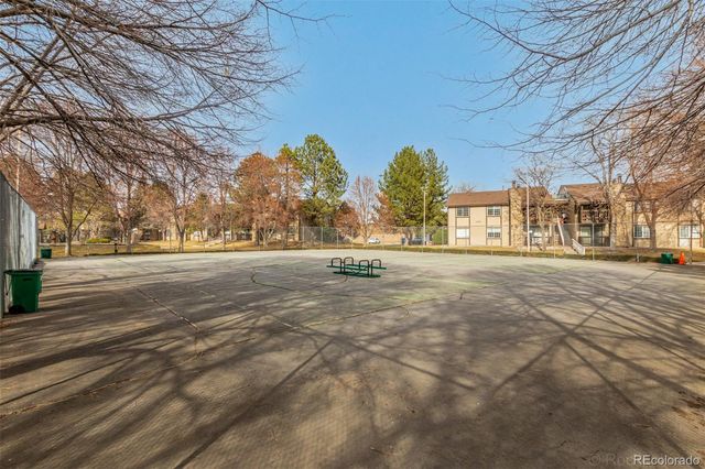 1863 S Pitkin Circle B, Aurora, CO 80017