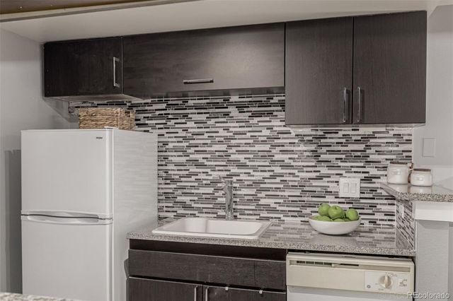 1863 S Pitkin Circle B, Aurora, CO 80017