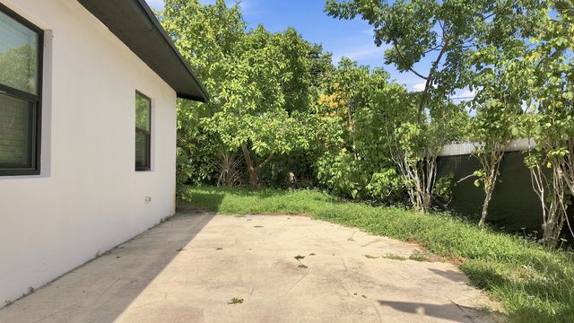 720 S 11th Street, Lantana, FL 33462