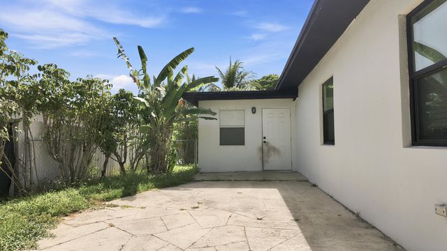 720 S 11th Street, Lantana, FL 33462