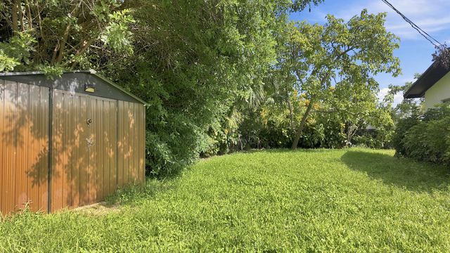 720 S 11th Street, Lantana, FL 33462
