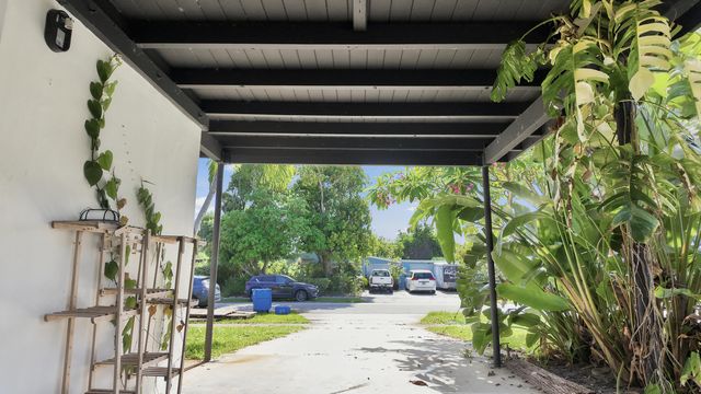 720 S 11th Street, Lantana, FL 33462