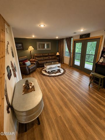 3085 Perry Circle Road, Sevierville, TN 37862