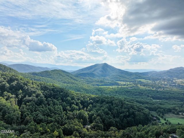3085 Perry Circle Road, Sevierville, TN 37862