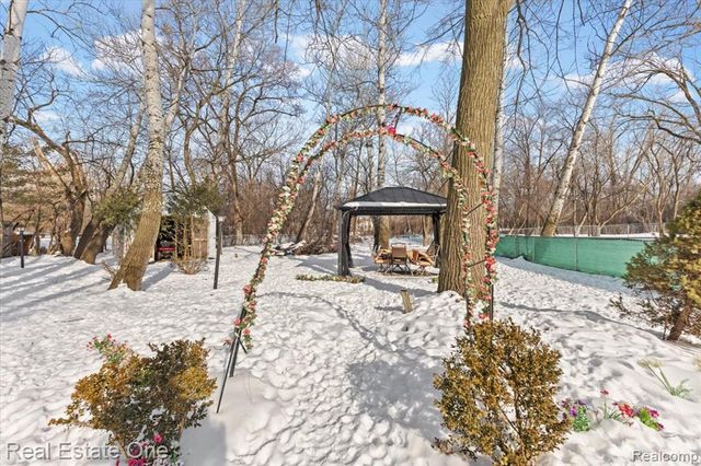 2931 Wisconsin Road, Troy, MI 48083