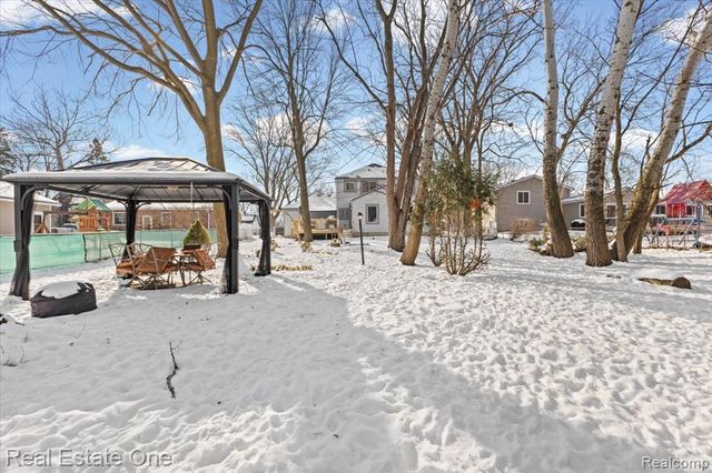 2931 Wisconsin Road, Troy, MI 48083