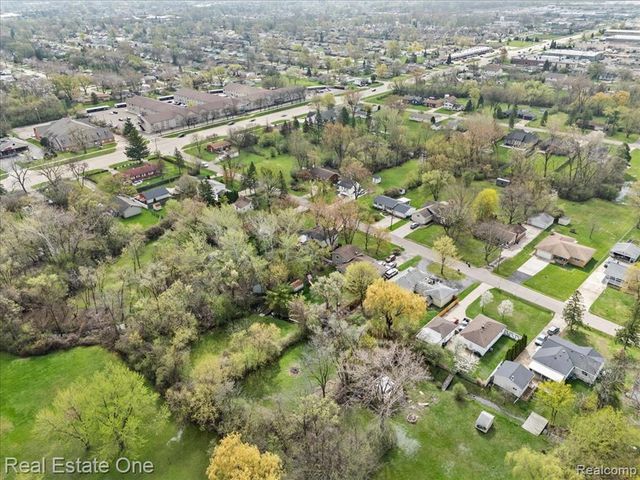 2931 Wisconsin Road, Troy, MI 48083