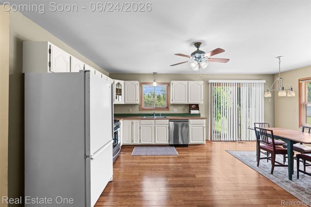 20920 McKishnie Street, Clinton Charter Township, MI 48035